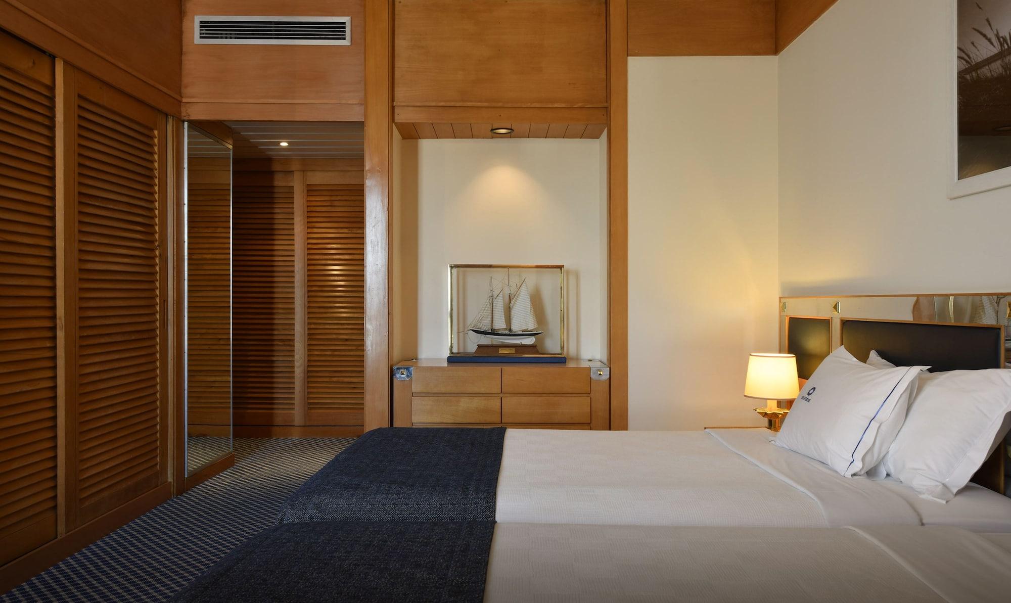 Algarve Casino Hotel Portimao Ngoại thất bức ảnh A bedroom at the hotel