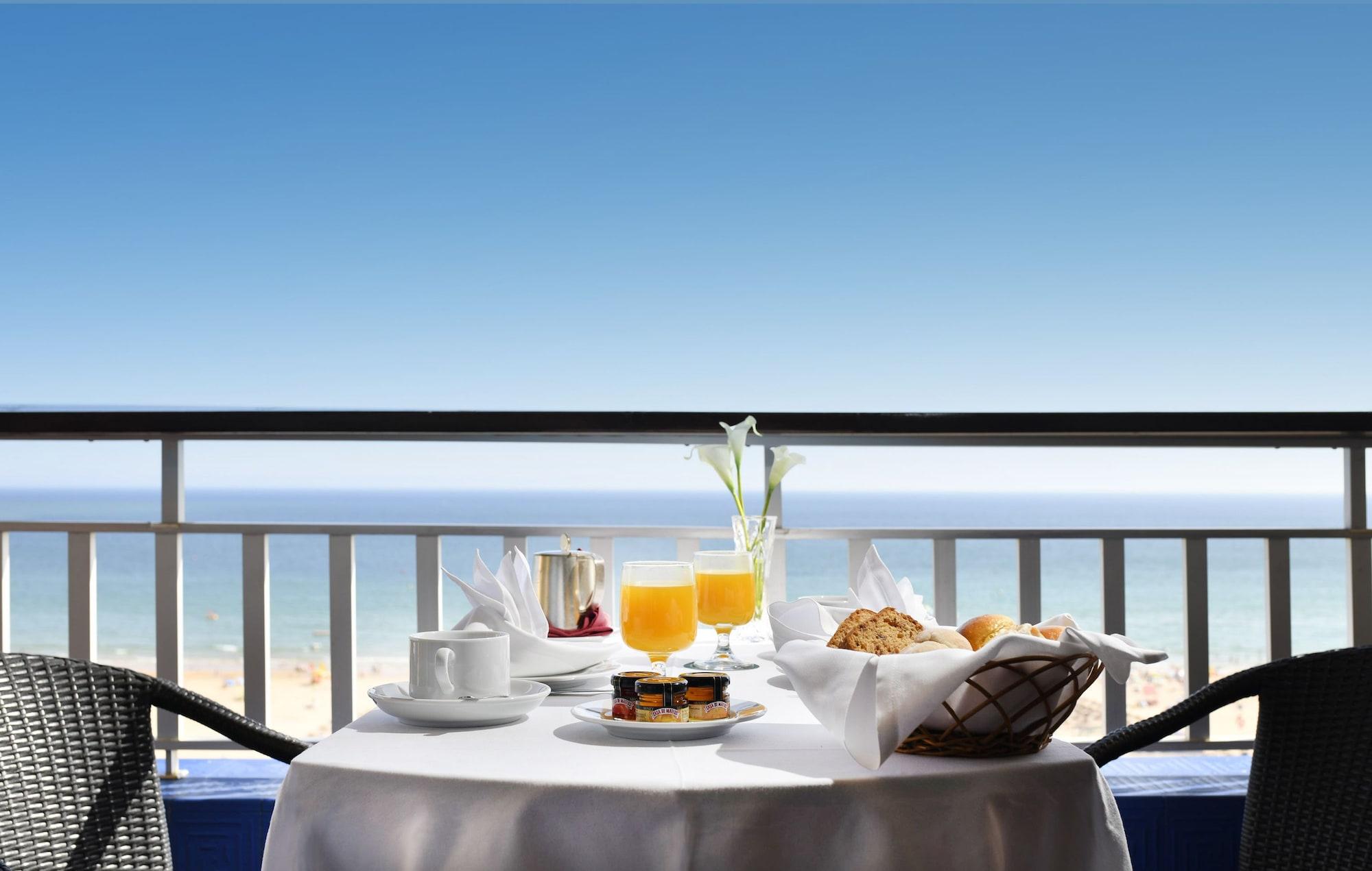 Algarve Casino Hotel Portimao Ngoại thất bức ảnh Breakfast at the Hilton Tel Aviv