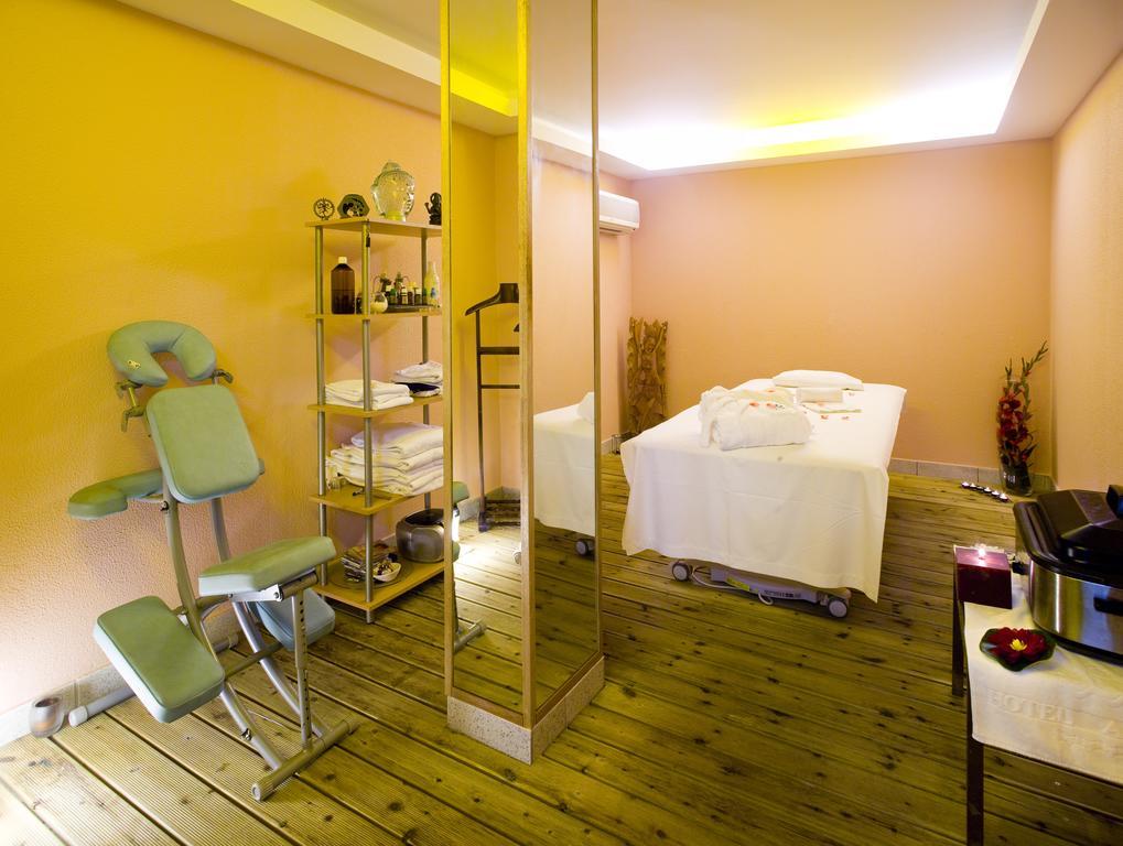 Algarve Casino Hotel Portimao Ngoại thất bức ảnh A treatment room at a spa
