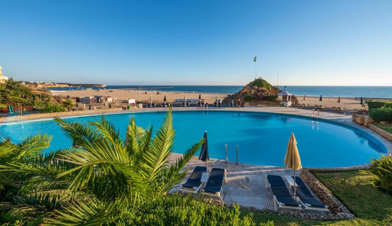 Algarve Casino Hotel Portimao Ngoại thất bức ảnh The beach of the resort