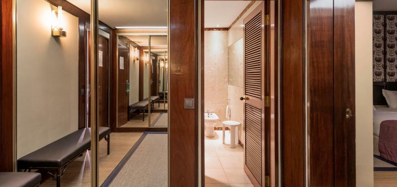 Algarve Casino Hotel Portimao Ngoại thất bức ảnh A bathroom in a hotel